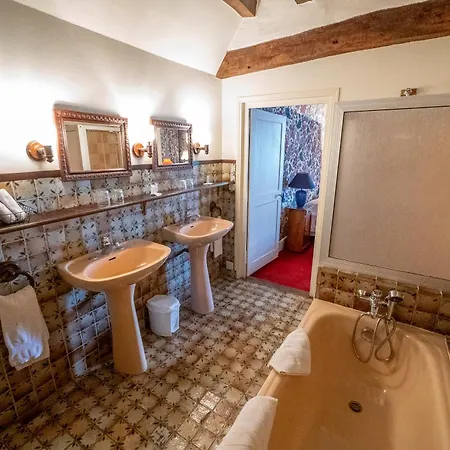 Hotellerie De Charme Le Relais Cicero Hotel-jardin-calme-verdure- Un Relais Du Xvii En Centre Au Detour Du Zoo 3*