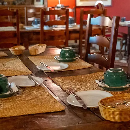 Hotellerie De Charme Le Relais Cicero Hotel-jardin-calme-verdure- Un Relais Du Xvii En Centre Au Detour Du Zoo 3* La Flèche