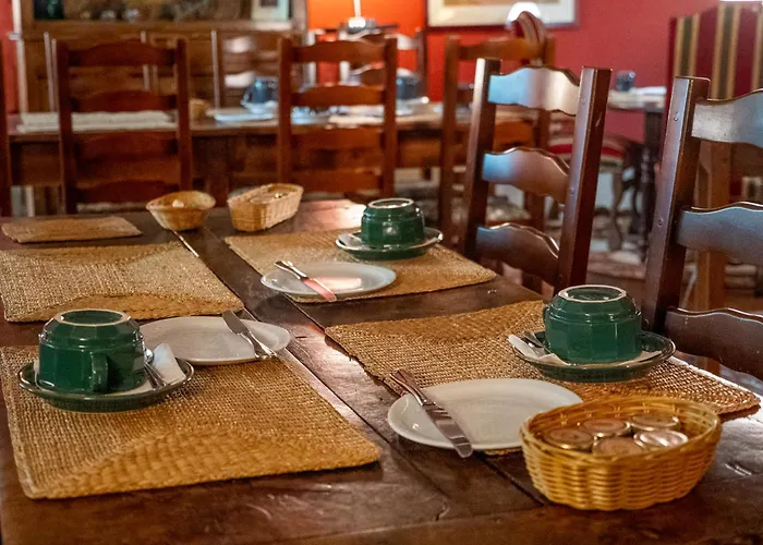 Hotellerie De Charme Le Relais Cicero Hotel-jardin-calme-verdure- Un Relais Du Xvii En Centre Au Detour Du Zoo 3* La Flèche