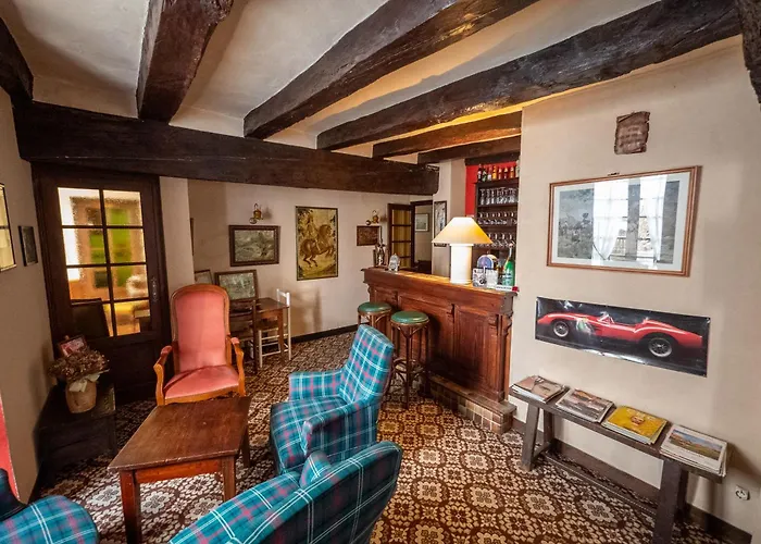 Hotellerie De Charme Le Relais Cicero Hotel-jardin-calme-verdure- Un Relais Du Xvii En Centre Au Detour Du Zoo La Flèche