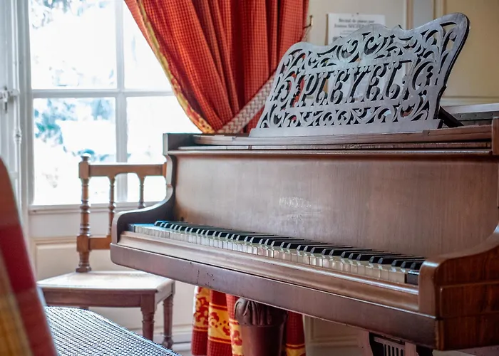 Otel Hotellerie De Charme Le Relais Cicero Hotel-jardin-calme-verdure- Un Relais Du Xvii En Centre Au Detour Du Zoo 3*